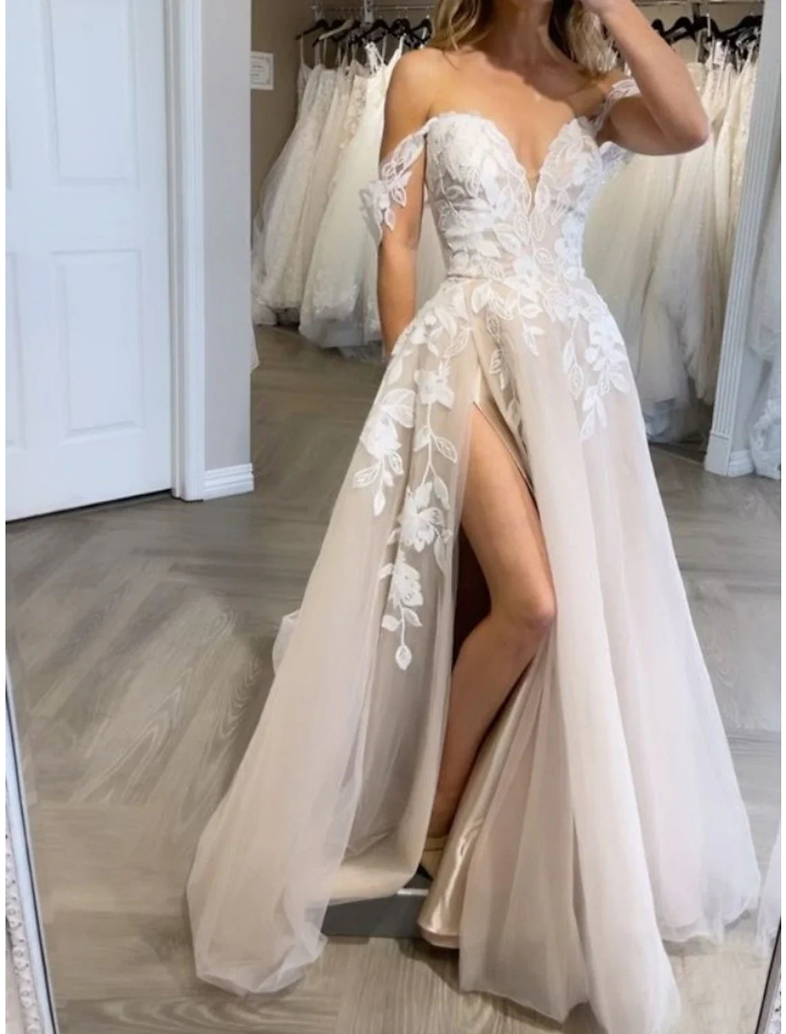 Beach Formal Wedding Dresses A-Line Off Shoulder Sleeveless Sweep / Brush Train Lace Bridal Gowns With Pleats Split Front Modern Lace Gown